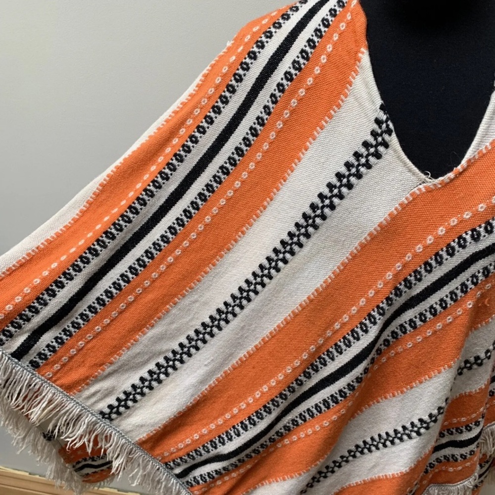 Vintage 70s poncho white orange fringed - Picture 7 of 14